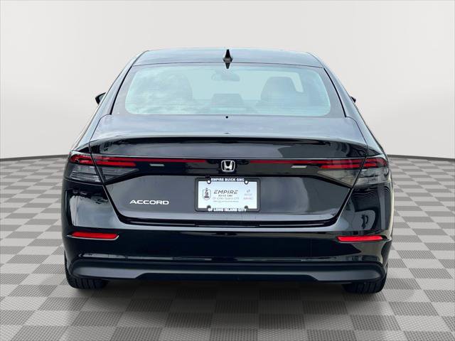 Used 2025 Honda Accord SE image 6