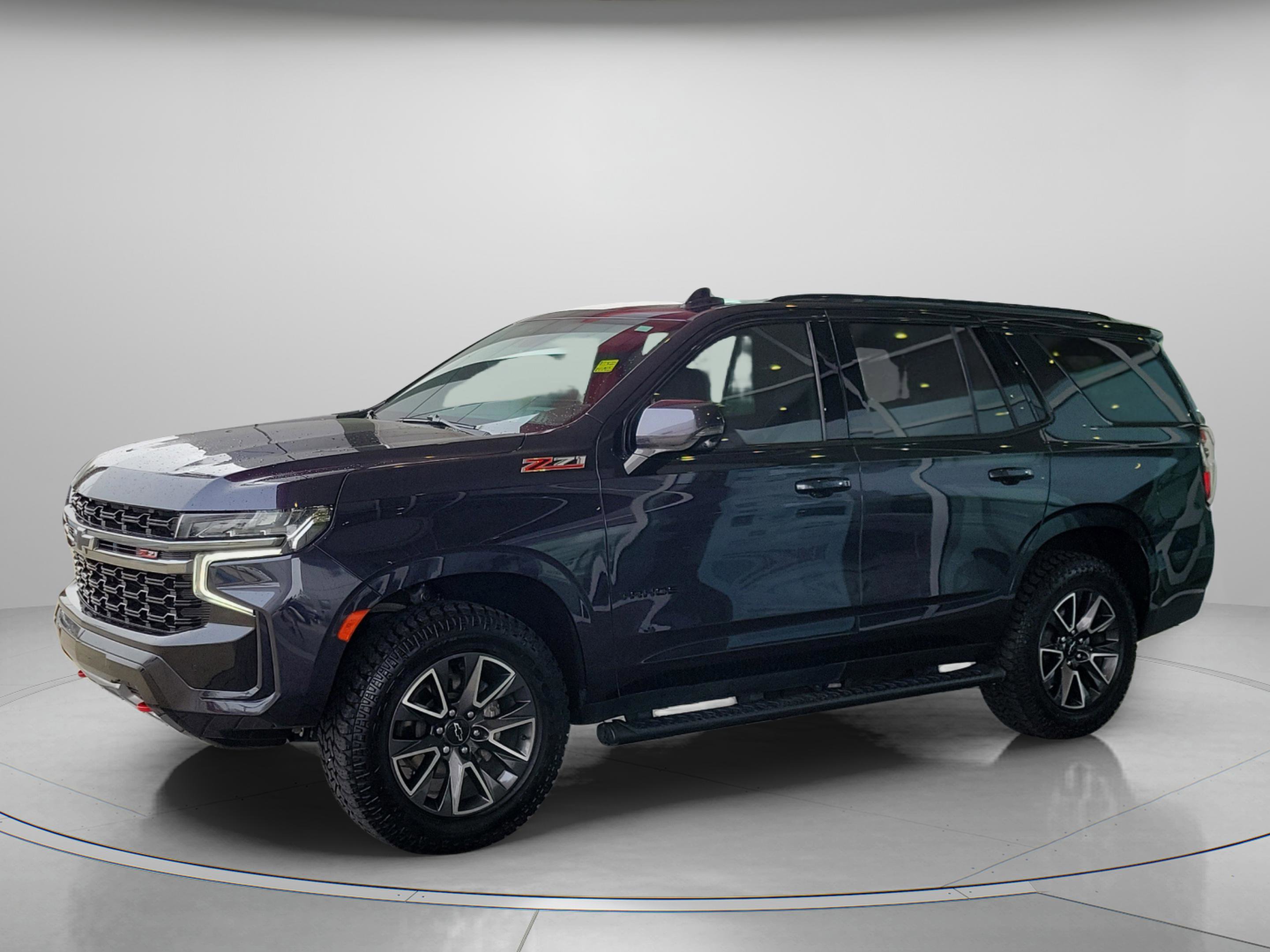 Used 2022 Chevrolet Tahoe Z71 w/ Luxury Package image 2