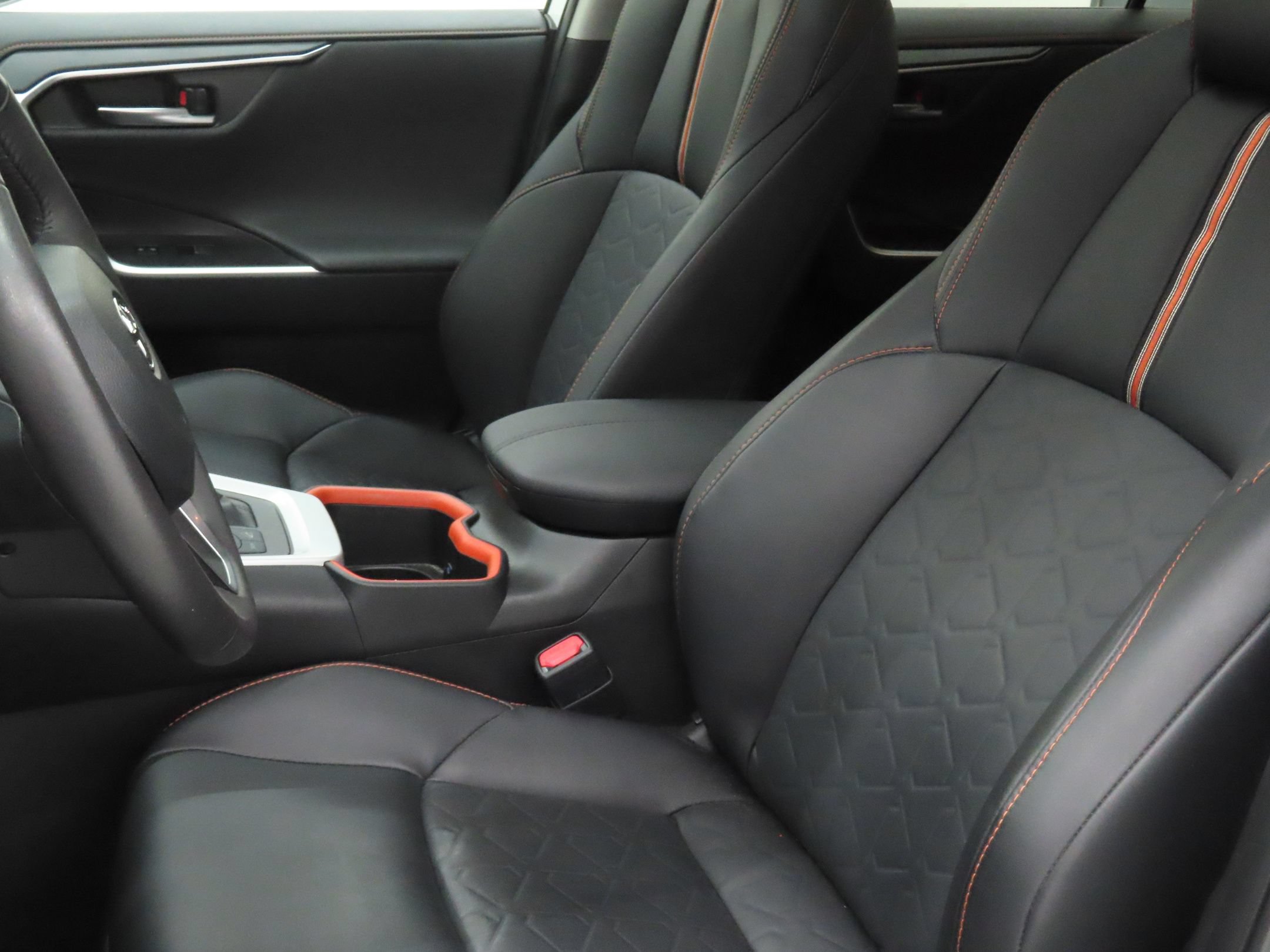 Used 2024 Toyota RAV4 Adventure w/ Convenience Package AWD/4WD image 11