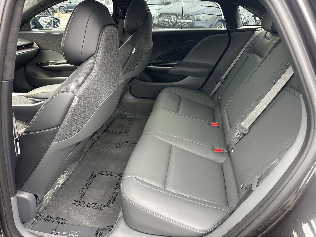 Used 2024 Lucid Air Touring image 10