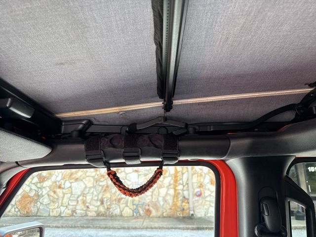 Used 2018 Jeep Wrangler Unlimited Sahara w/ Safety Group image 21