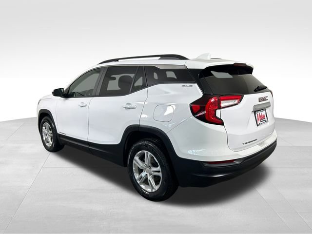 Used 2023 GMC Terrain SLE w/ Driver Convenience Package image 4