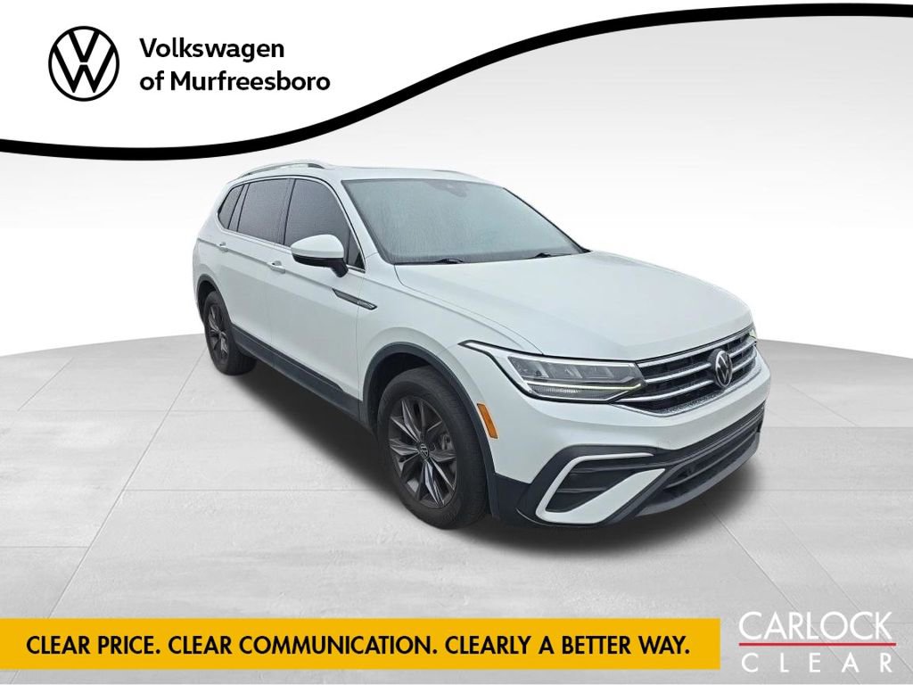 Used 2023 Volkswagen Tiguan SE w/ Panoramic Sunroof Package FWD image 4