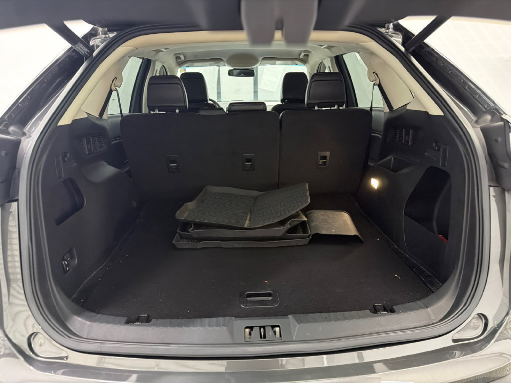 Used 2020 Ford Edge SEL w/ Convenience Package FWD image 19