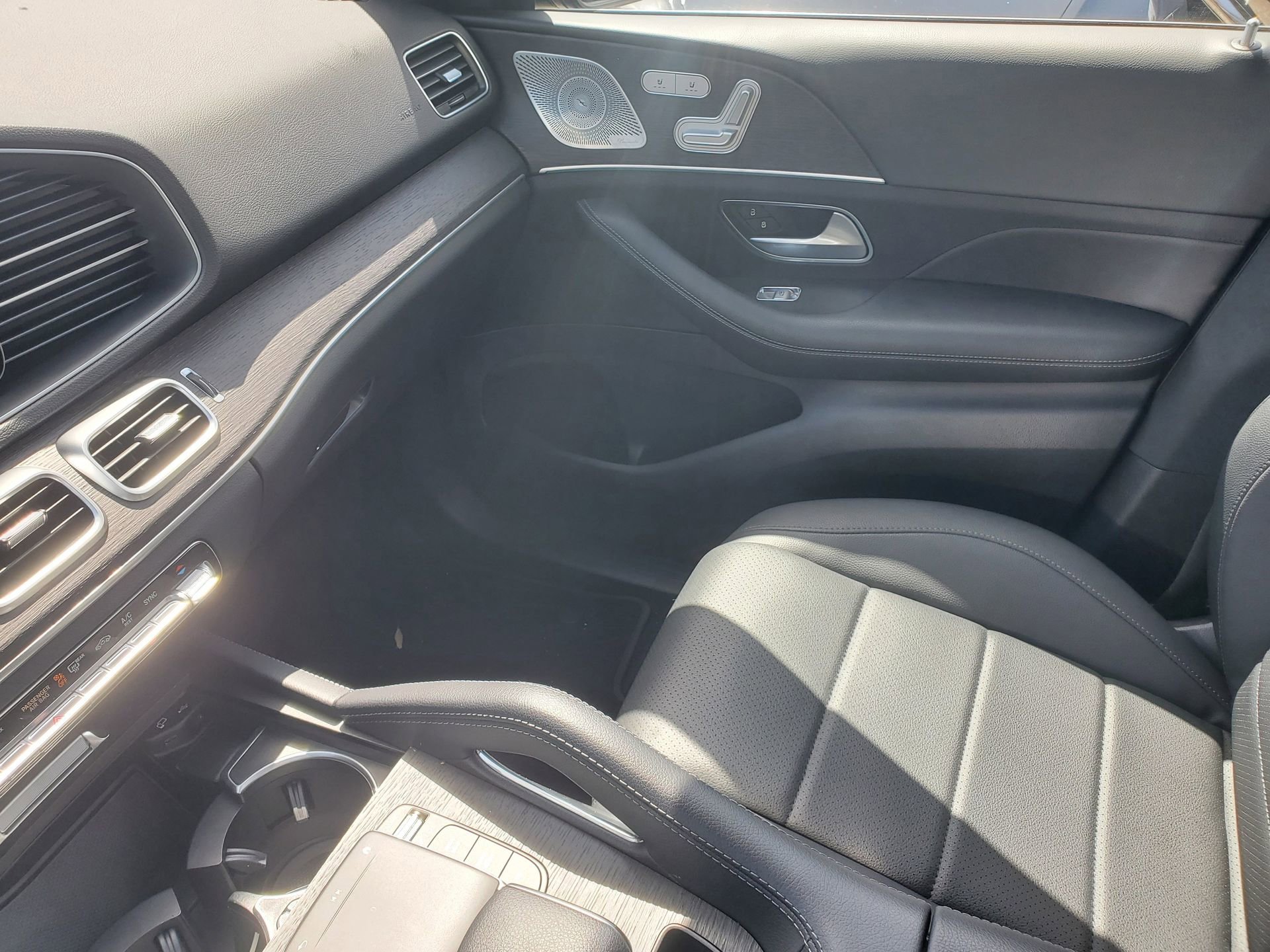 Used 2022 Mercedes-Benz GLE 350 w/ Premium Package image 25