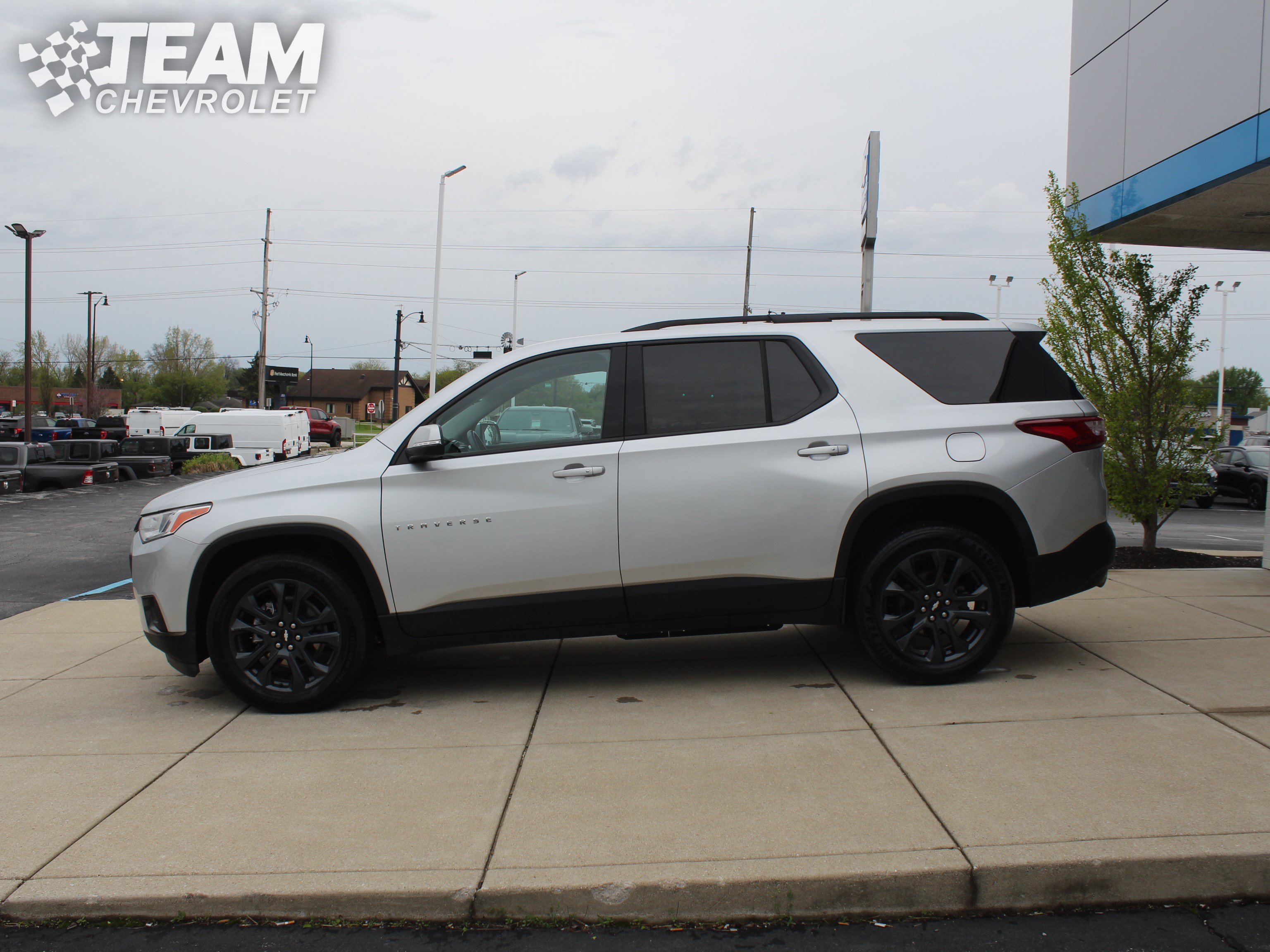 Used 2021 Chevrolet Traverse RS FWD image 7