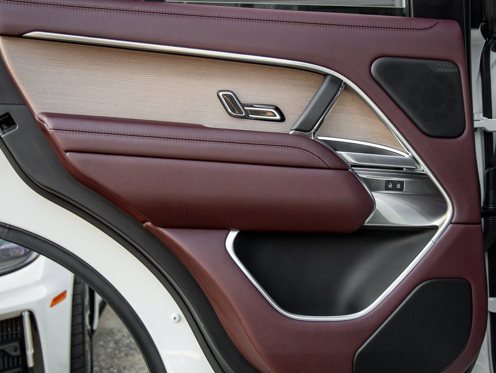 Used 2023 Land Rover Range Rover Autobiography image 30