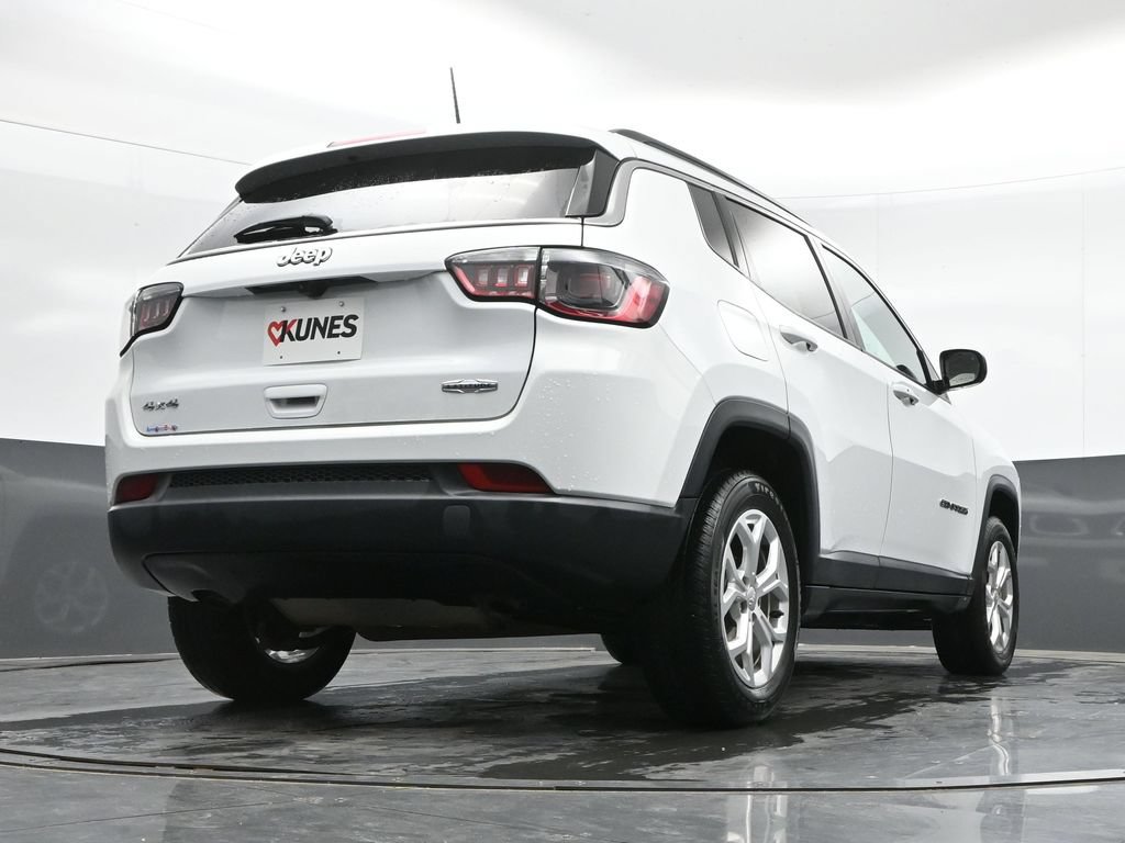 Used 2024 Jeep Compass Latitude AWD/4WD image 36