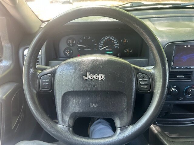 Used 2004 Jeep Grand Cherokee Laredo w/ Convenience Group RWD image 12