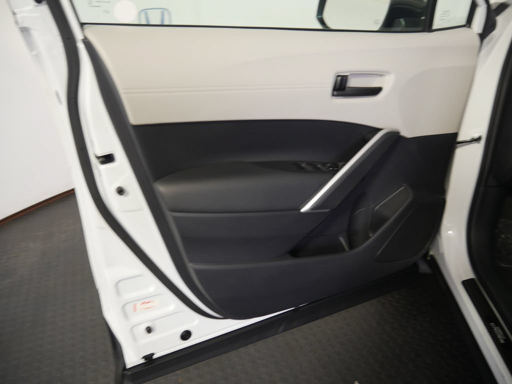Used 2024 Toyota Corolla Cross L AWD/4WD image 14