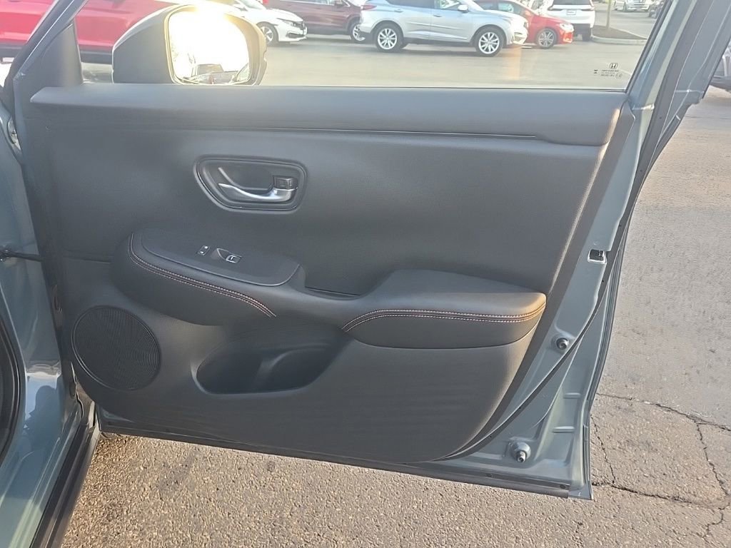 Used 2025 Honda HR-V Sport image 30