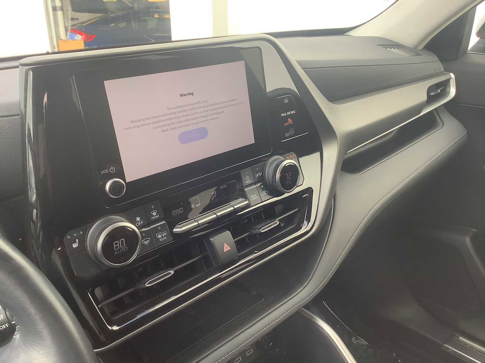 Used 2023 Toyota Highlander XLE image 17