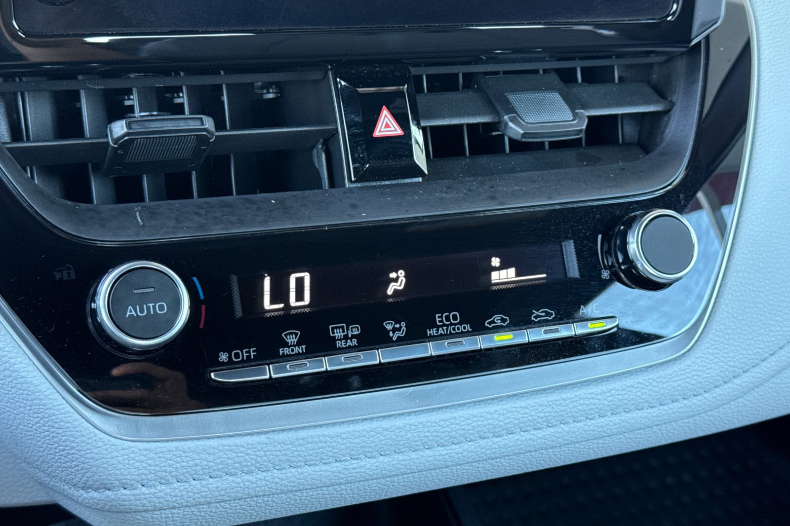 Certified 2025 Toyota Corolla SE FWD image 24