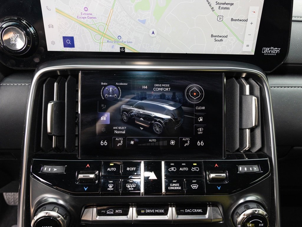 Used 2024 Lexus LX 600 4WD w/ Luxury Package image 30