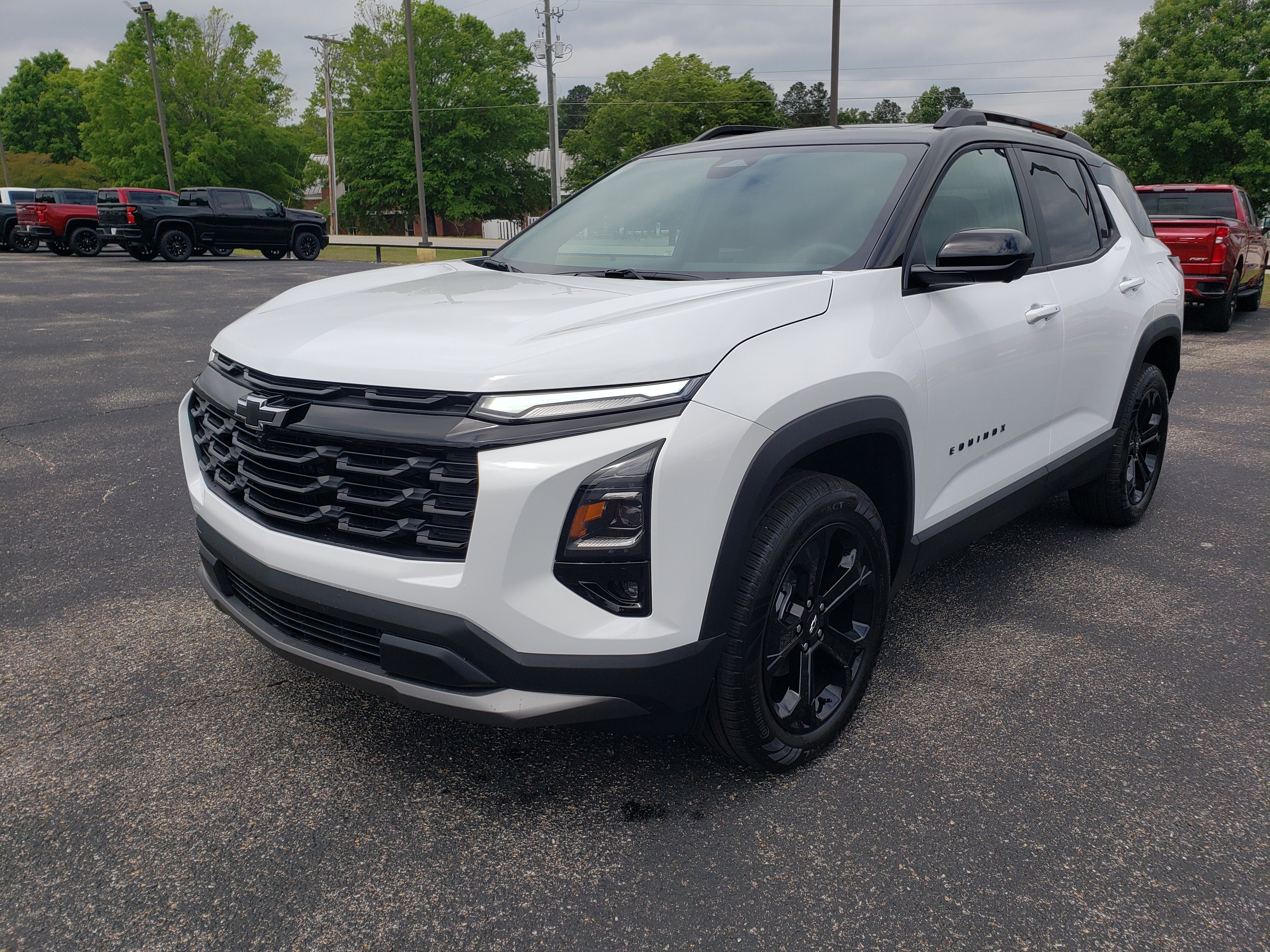 New 2026 Chevrolet Equinox LT FWD image 2