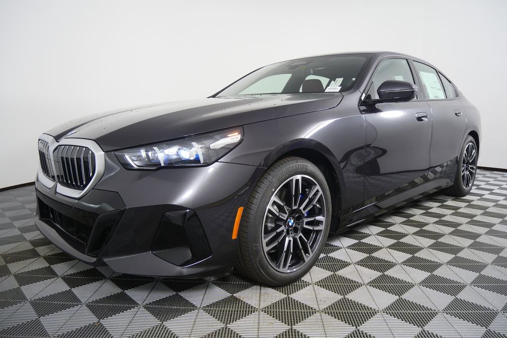 New 2026 BMW 530i xDrive w/ M Sport Package AWD/4WD image 8