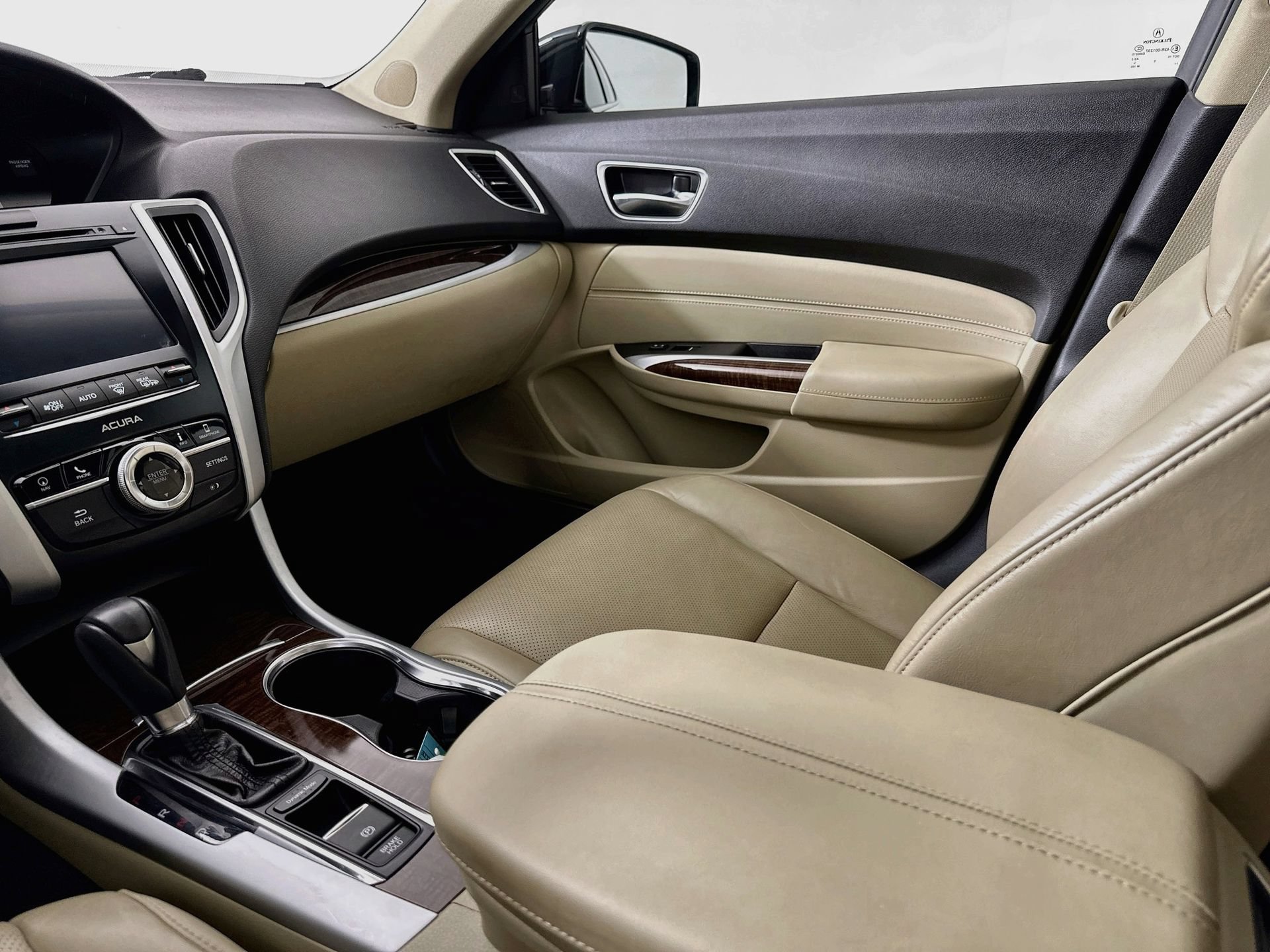 Used 2018 Acura TLX w/ Technology Package FWD image 25