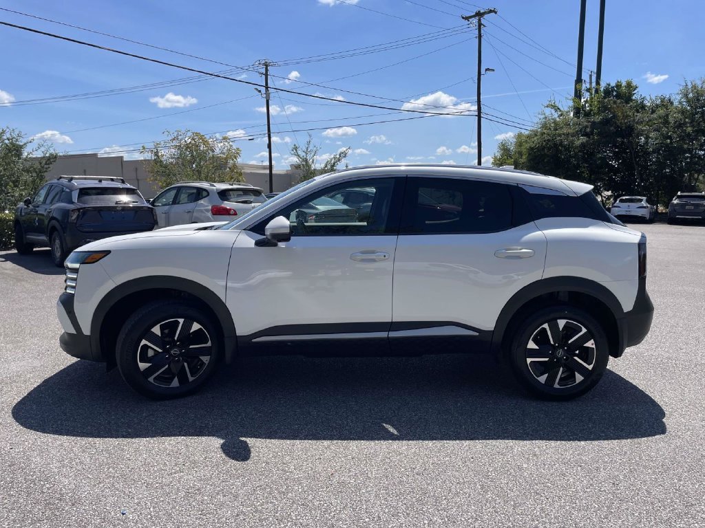 Used 2025 Nissan Kicks SR FWD image 6