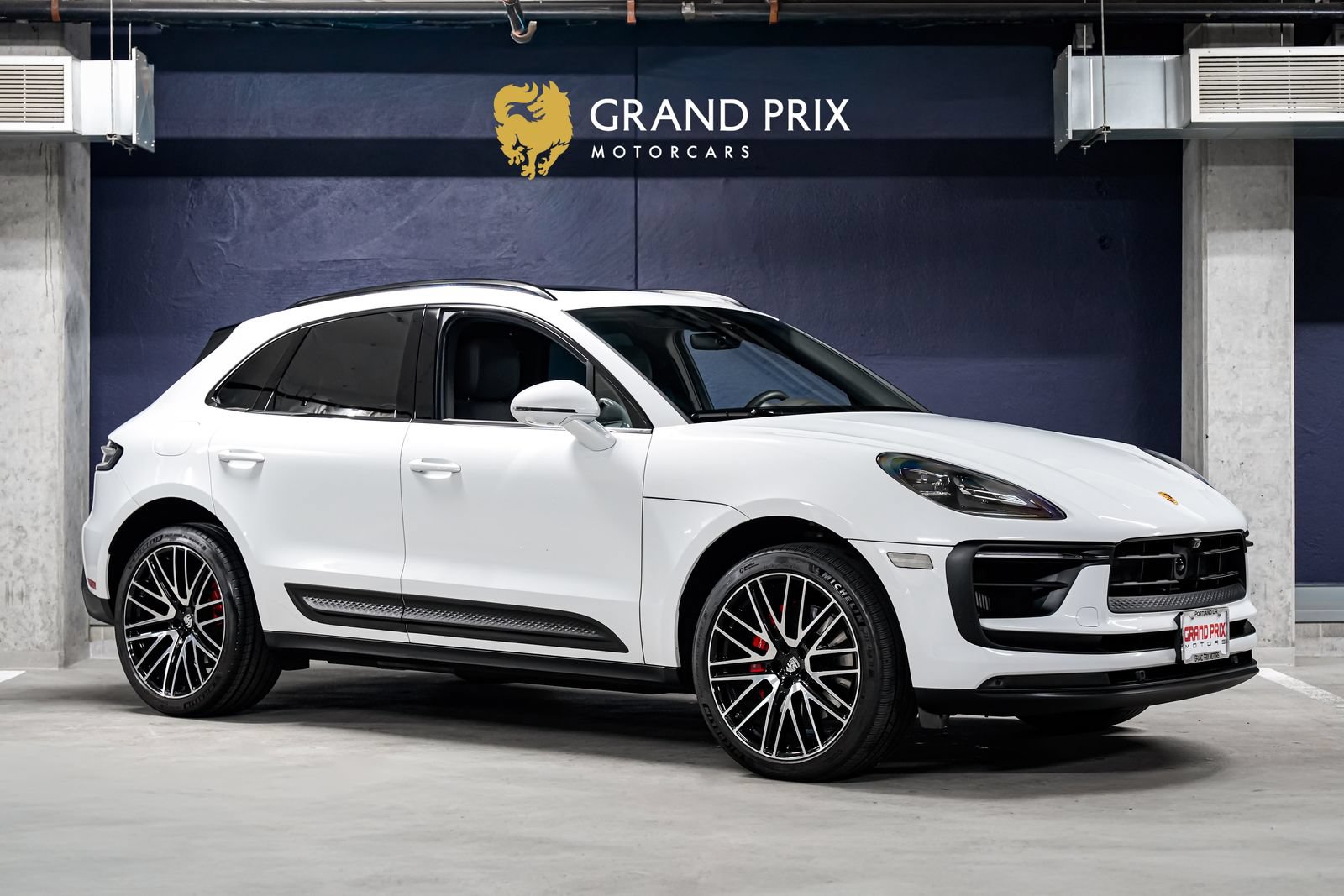 Used 2024 Porsche Macan S AWD/4WD image 1