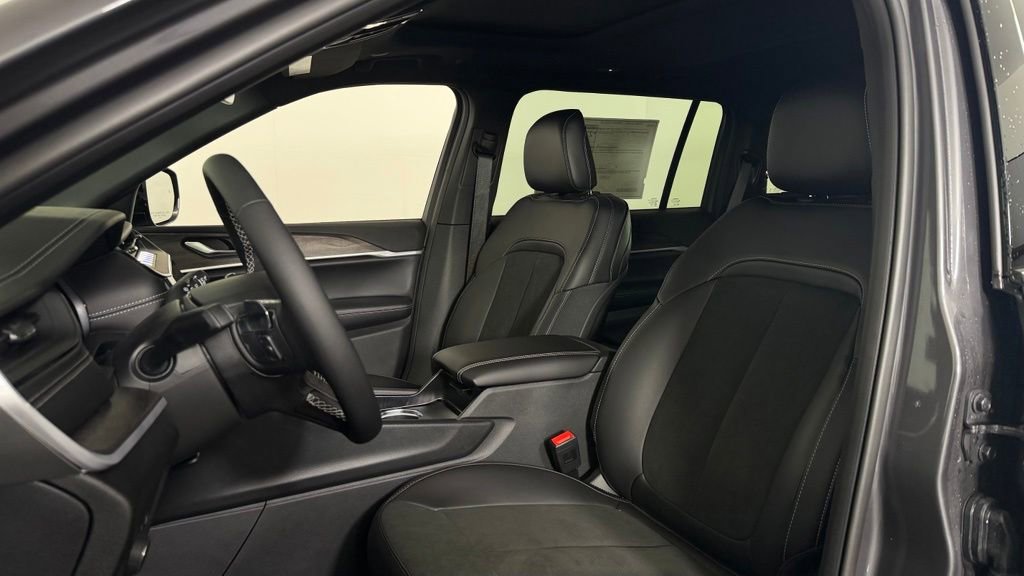 New 2026 Jeep Grand Cherokee L 4WD image 15
