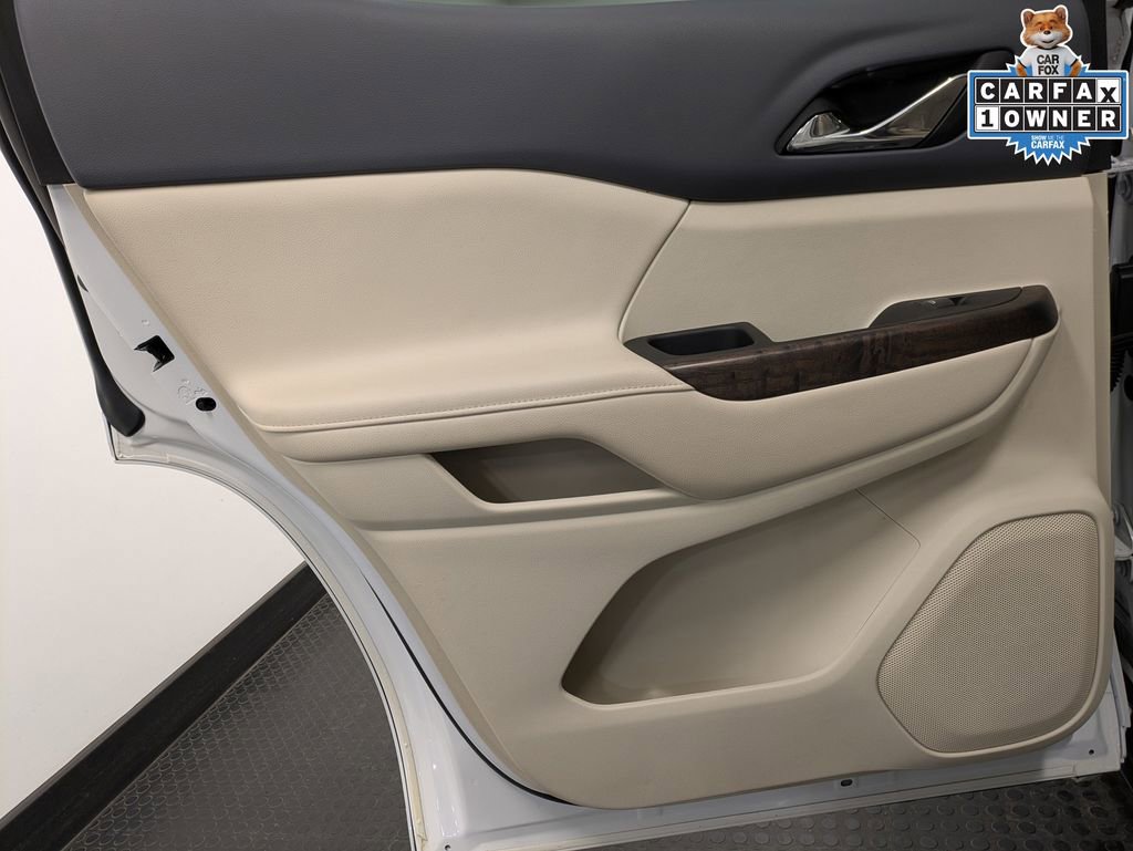Used 2023 GMC Acadia Denali w/ Denali Technology Package image 22