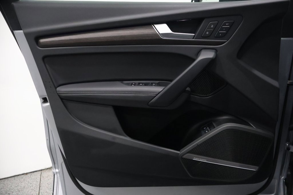 Certified 2025 Audi Q5 e Premium Plus w/ Premium Plus Package image 12