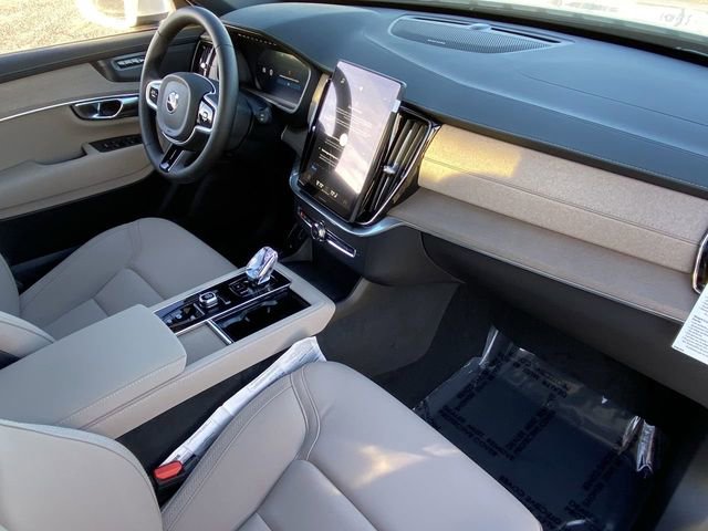 New 2026 Volvo XC90 B6 Plus w/ Protection Package Premier image 13