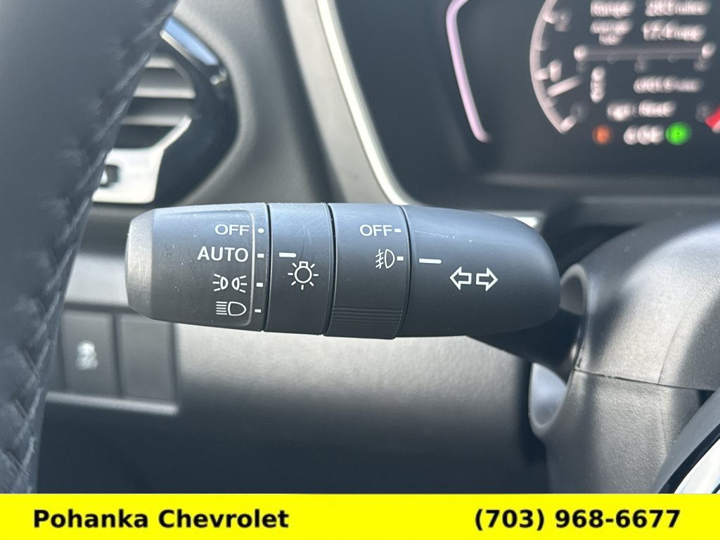 Used 2025 Honda Pilot Touring image 10