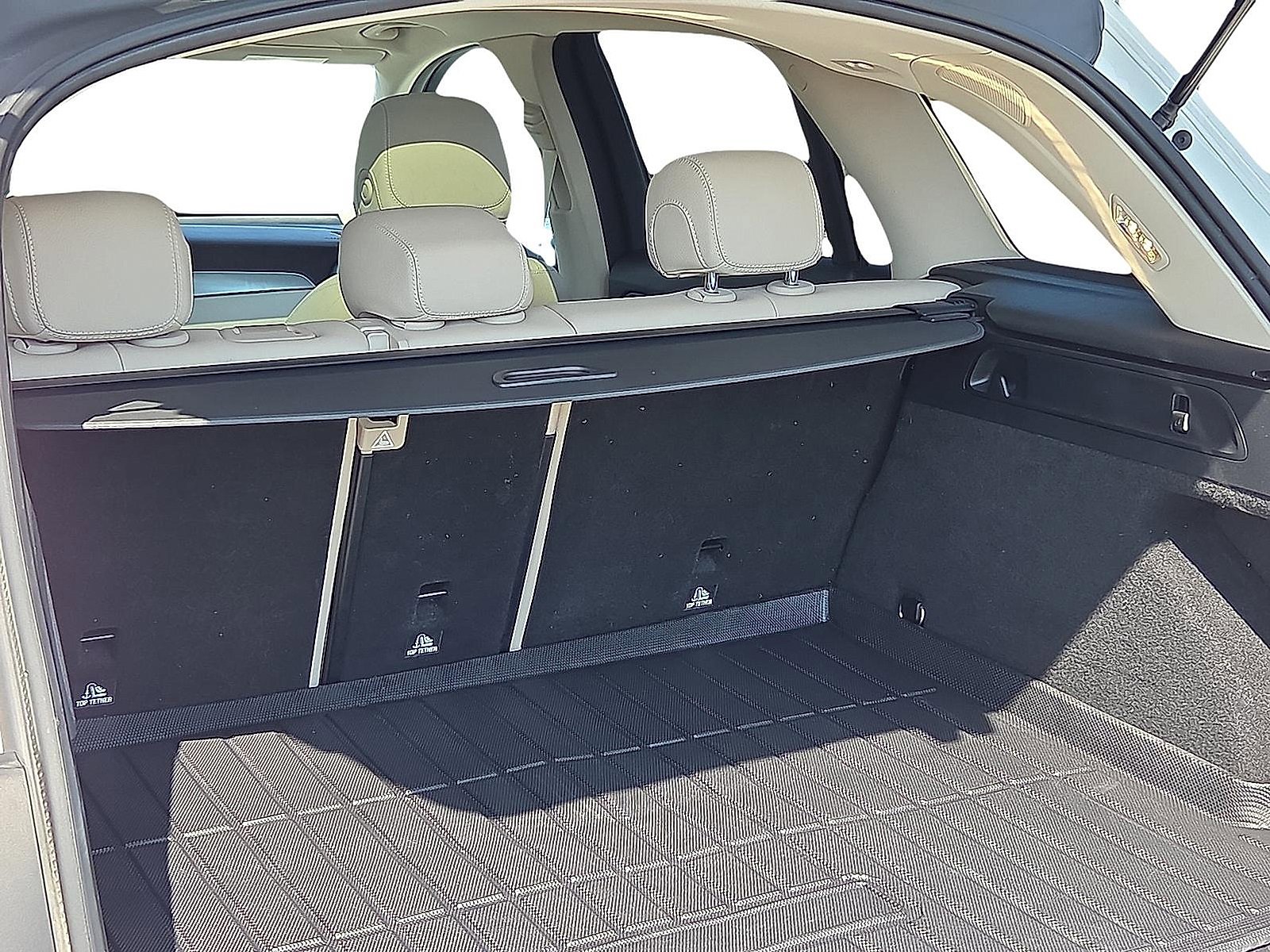 Used 2022 Mercedes-Benz GLC 300 GLC 300 w/ Premium Package Lite image 9