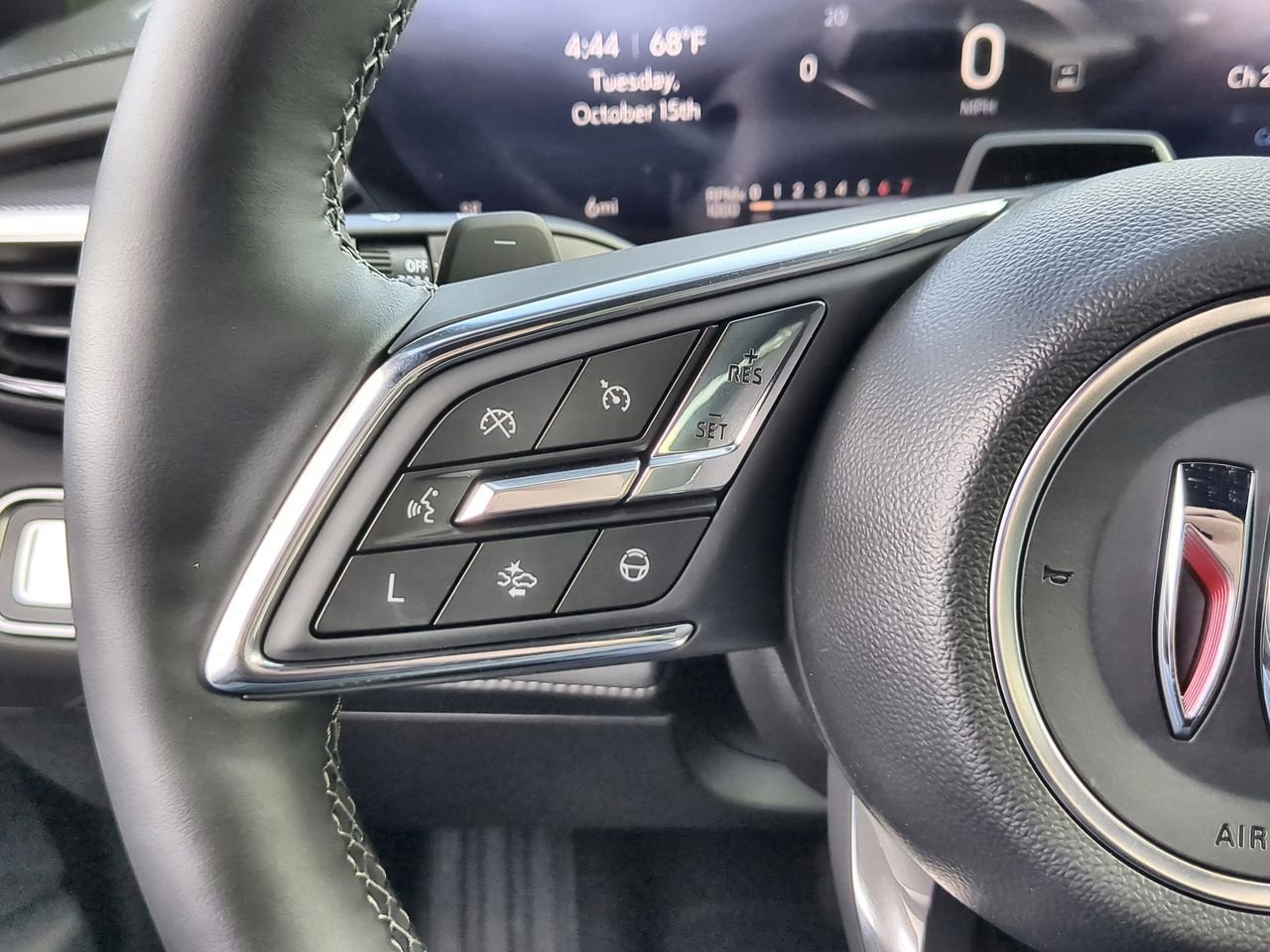 Used 2025 Buick Enclave Sport Touring w/ Super Cruise Package image 35