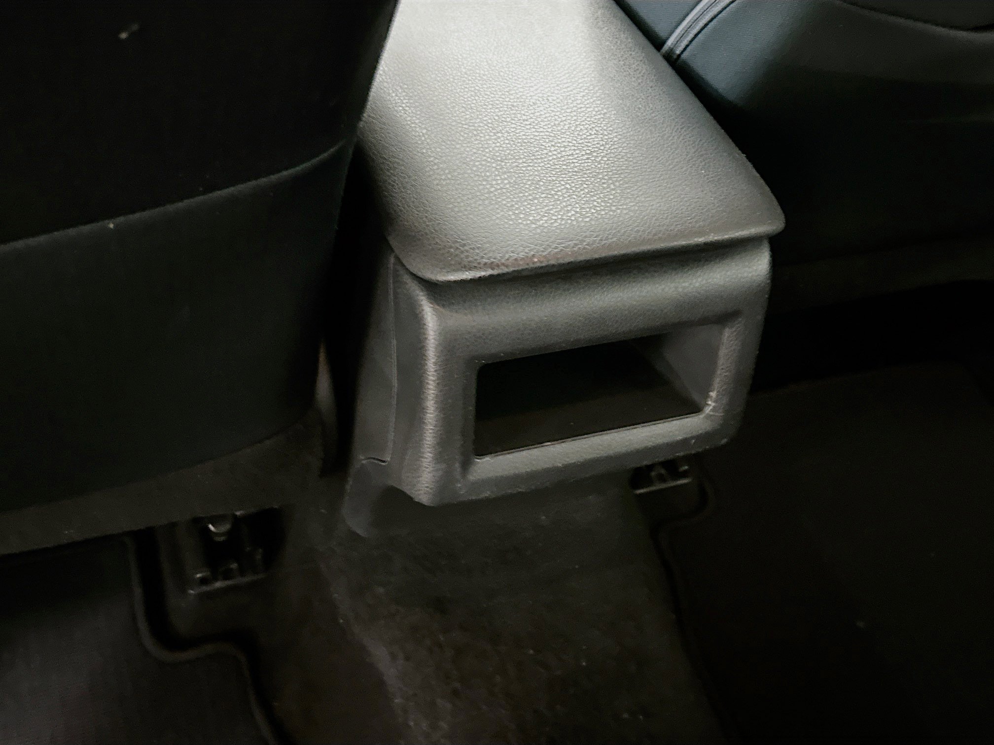 Used 2020 Toyota Camry LE image 28