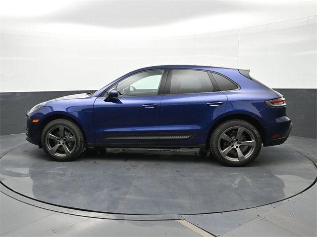 Used 2025 Porsche Macan image 2
