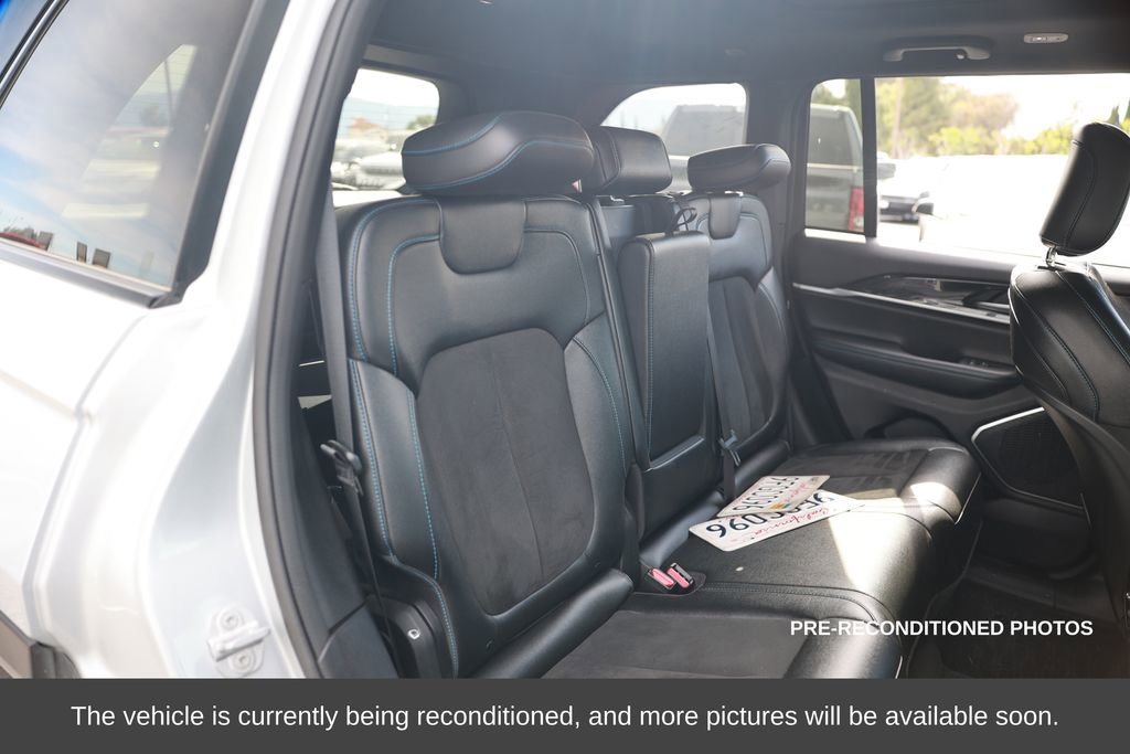 Used 2022 Jeep Grand Cherokee Trailhawk image 13