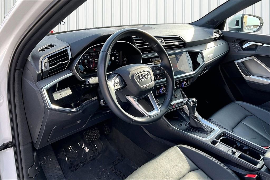 Used 2024 Audi Q3 2.0T Premium Plus w/ Premium Plus Package image 18
