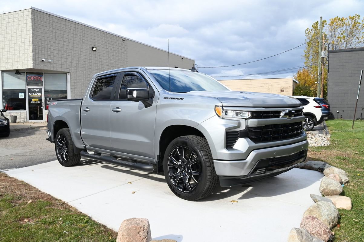 Used 2024 Chevrolet Silverado 1500 RST image 3