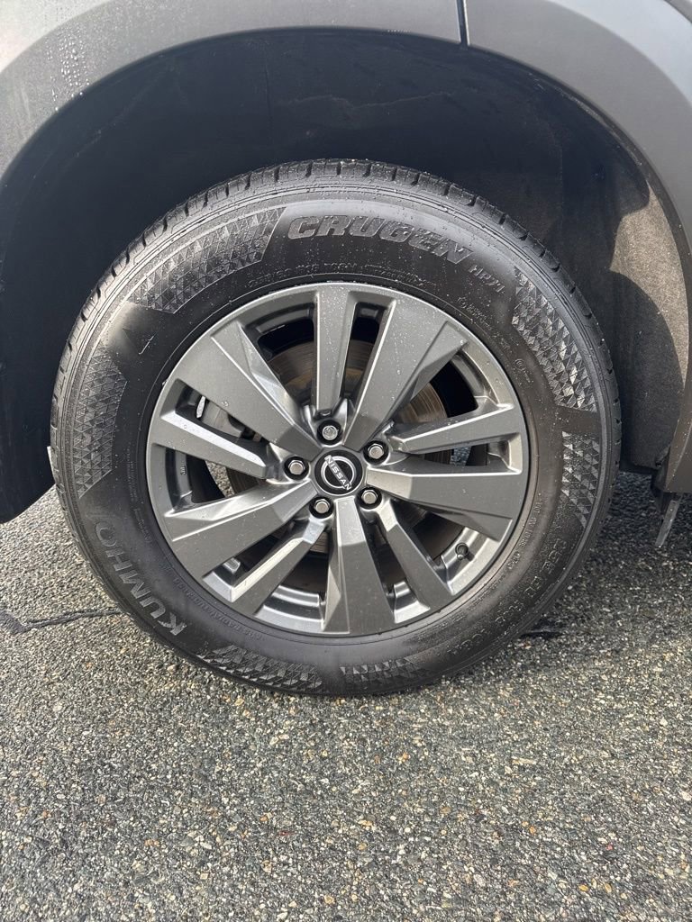 Used 2024 Nissan Pathfinder SV image 43