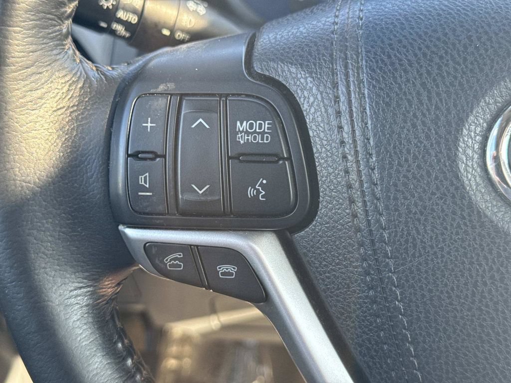Used 2015 Toyota Sienna XLE AWD/4WD image 30