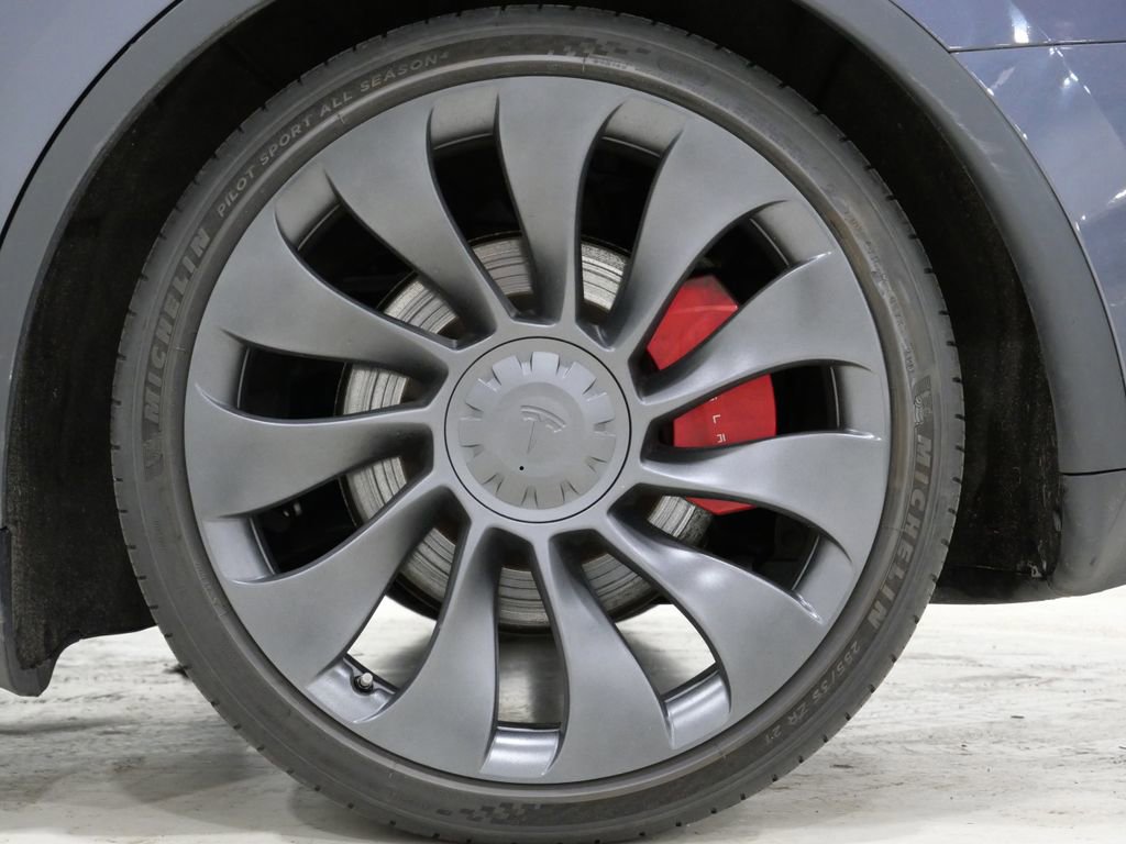 Used 2023 Tesla Model Y Performance image 10