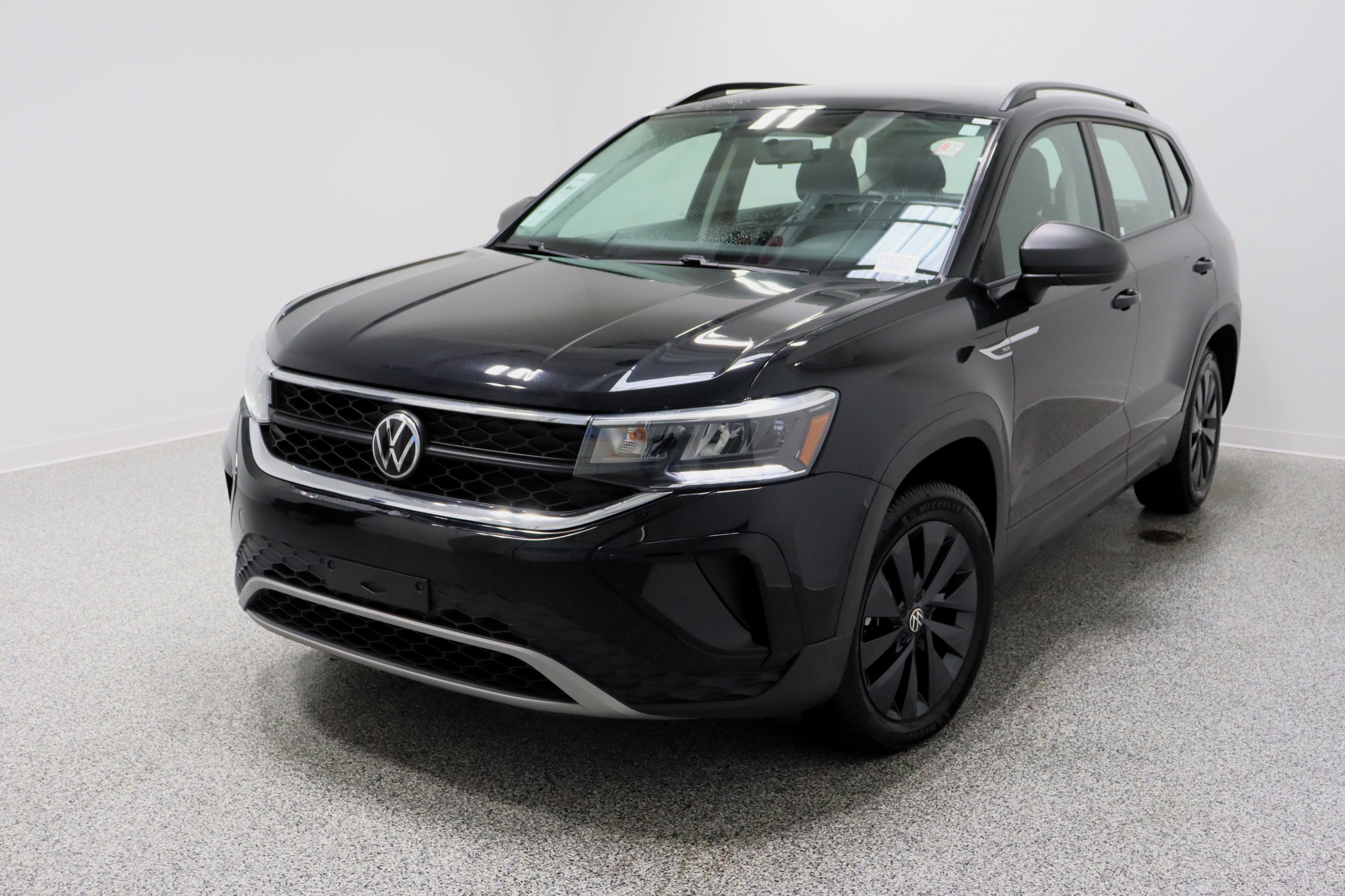 Used 2022 Volkswagen Taos S image 2