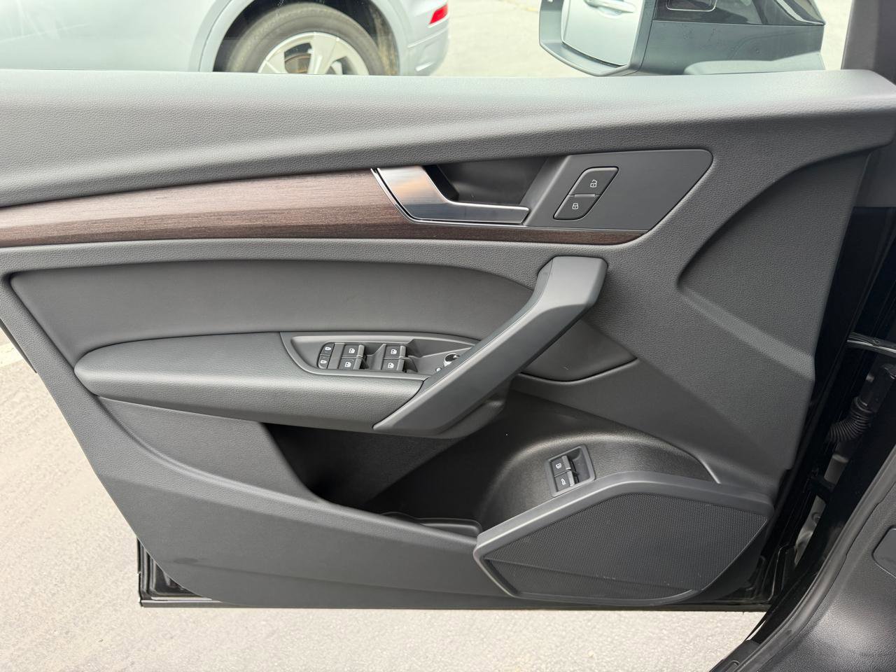 Used 2025 Audi Q5 e Premium image 16