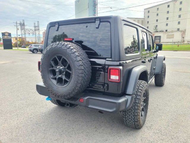 Used 2024 Jeep Wrangler Unlimited AWD/4WD image 8