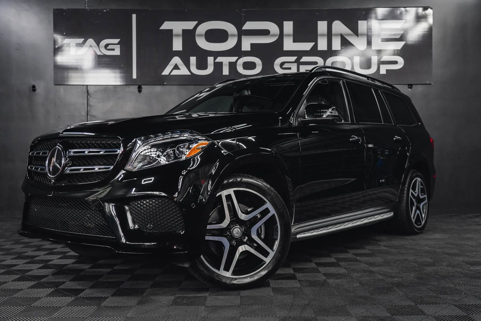 Used 2017 Mercedes-Benz GLS 550 GLS 550 Sport Utility 4D image 2