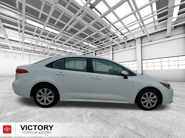 Certified 2025 Toyota Corolla LE image 2