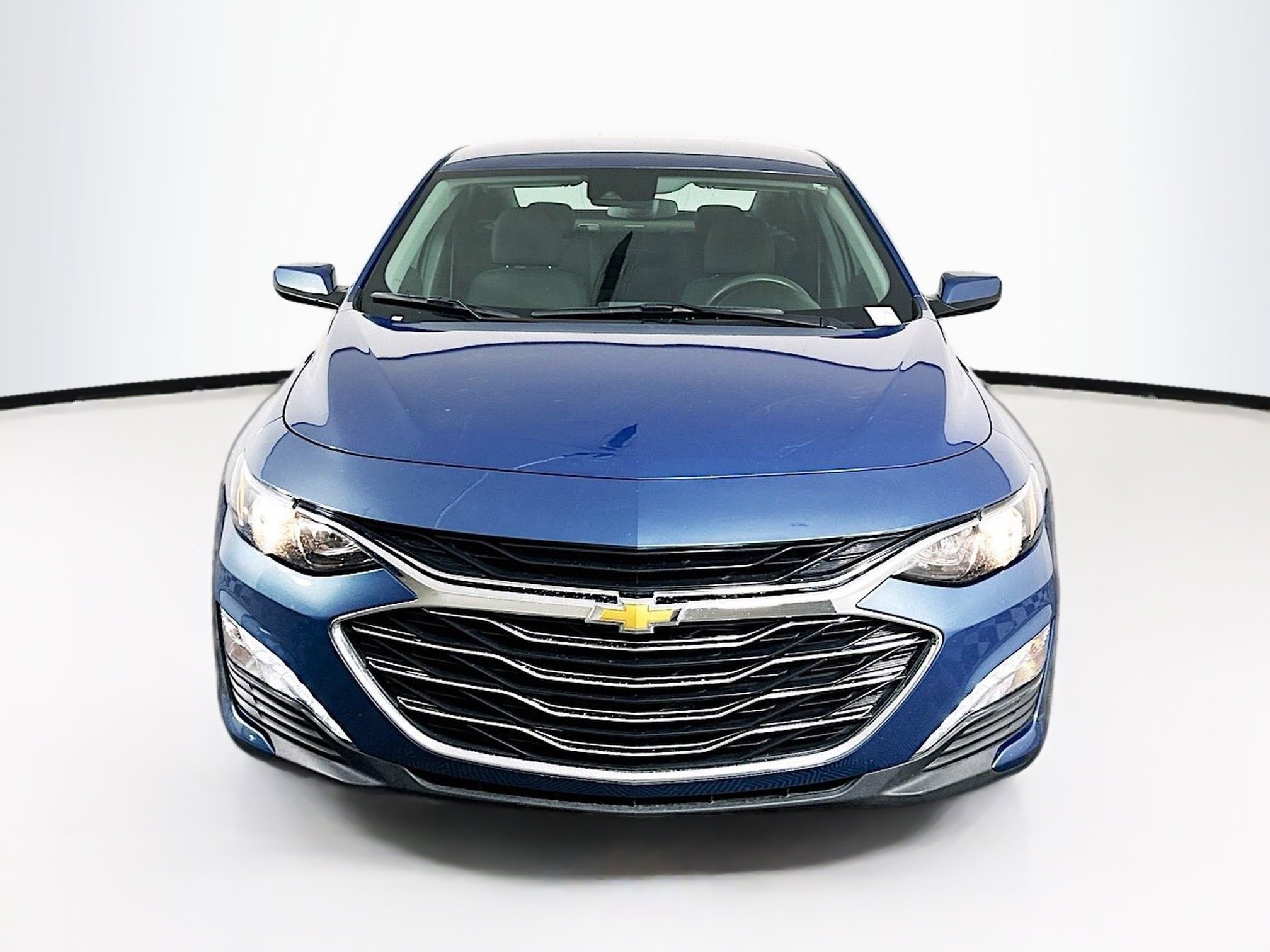 Used 2024 Chevrolet Malibu LT FWD image 2