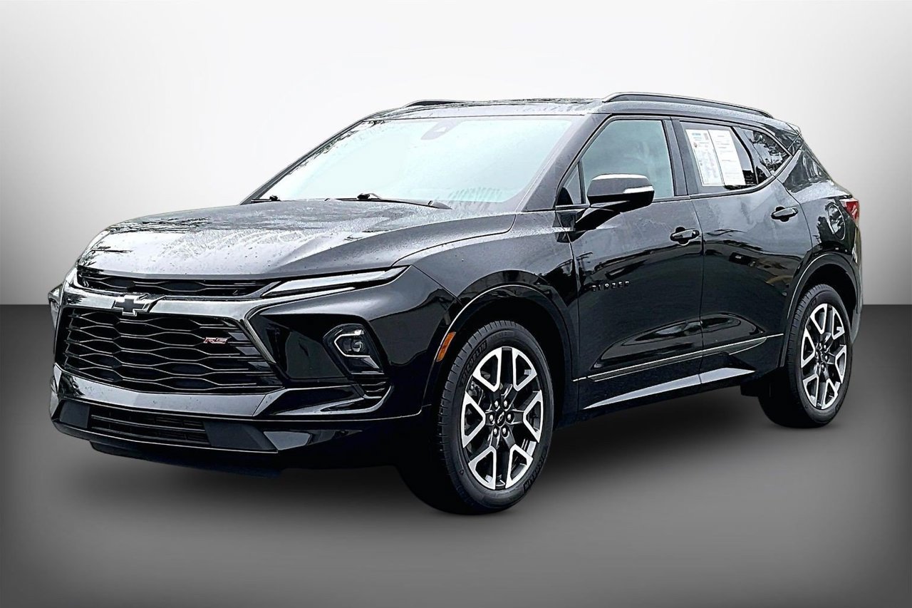 Used 2023 Chevrolet Blazer RS w/ Enhanced Convenience Package FWD image 4