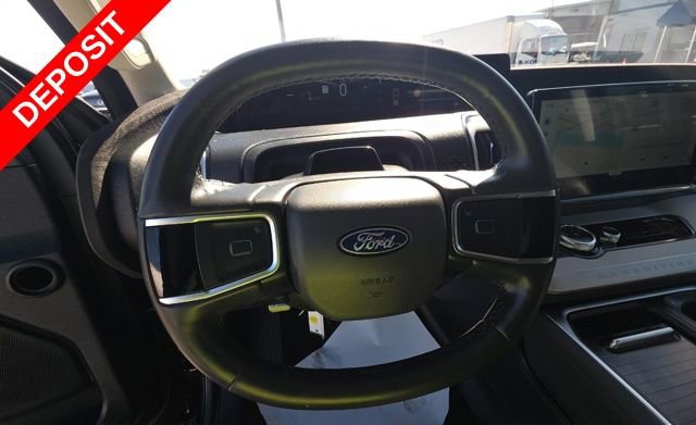 Used 2025 Ford Expedition Active image 10