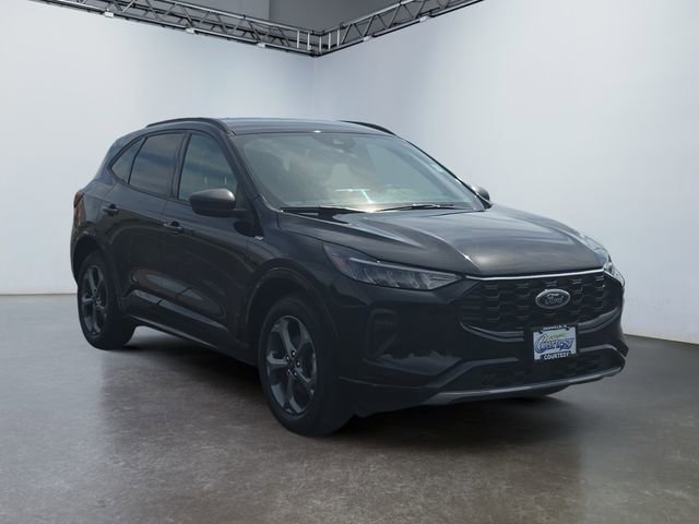 Used 2023 Ford Escape ST-Line w/ Tech Pack #1 AWD/4WD image 7