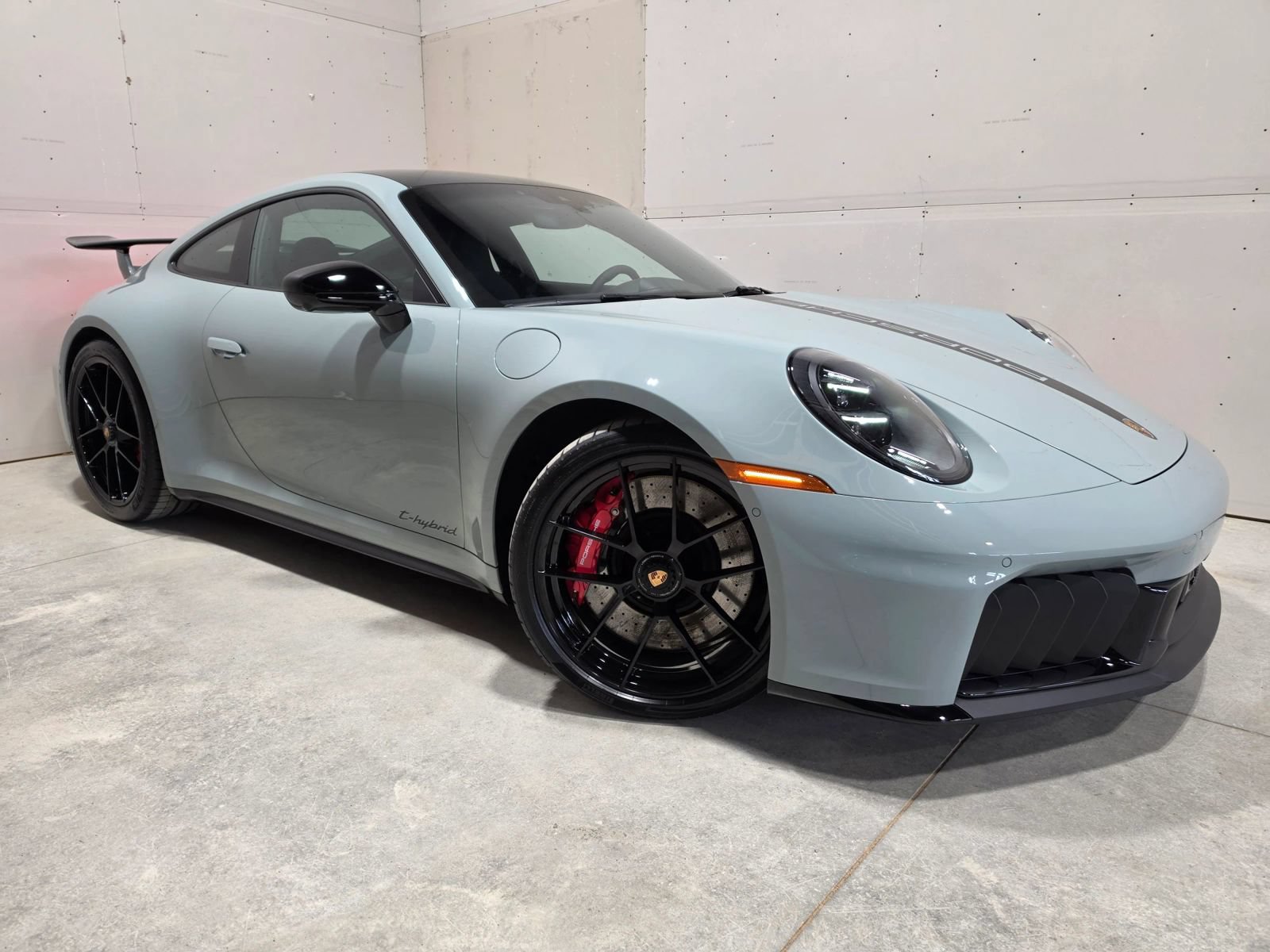 Used 2025 Porsche 911 Carrera 4 GTS AWD/4WD image 33