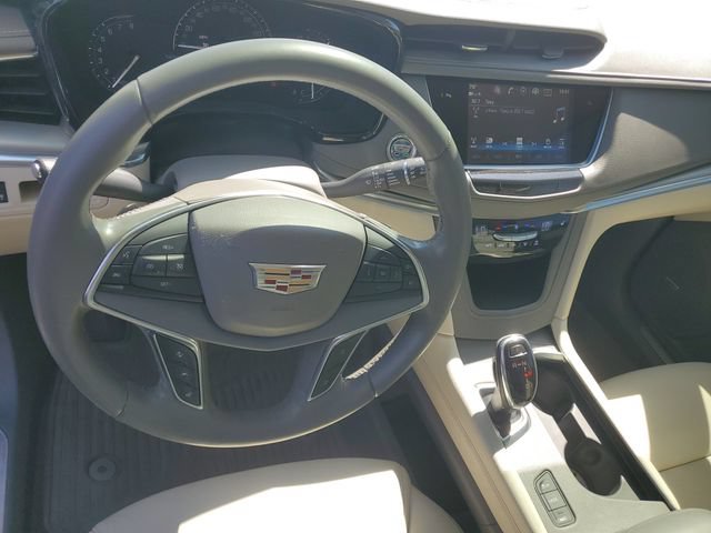 Certified 2018 Cadillac XT5 Luxury w/ Driver Awareness Package AWD/4WD image 18