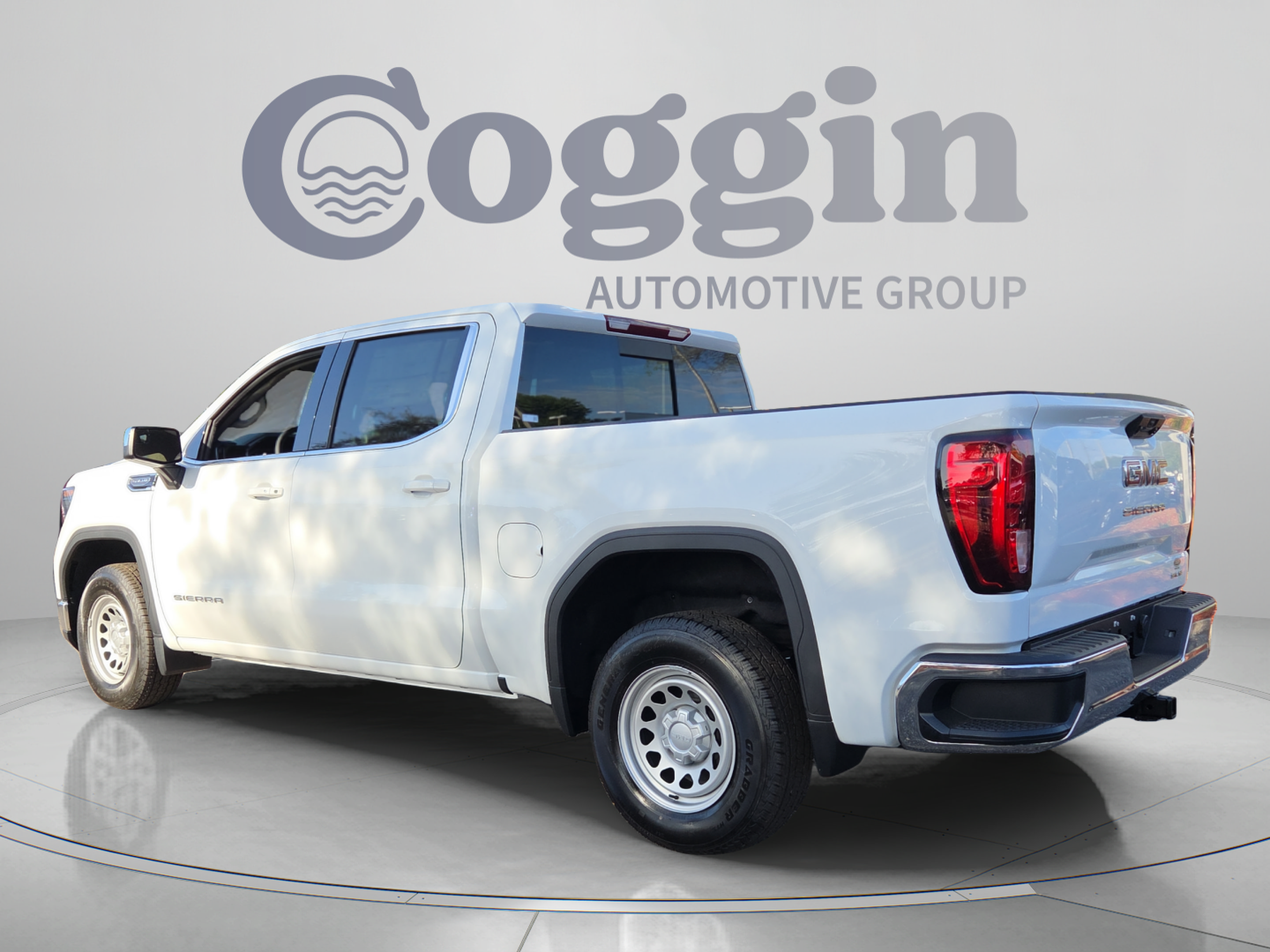 New 2026 GMC Sierra 1500 SLE w/ Preferred Package RWD image 3